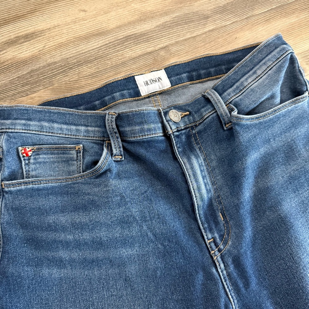 Hudson Women’s Jeans, Size 28 Blair Style Straight Leg - Picture 4 of 7